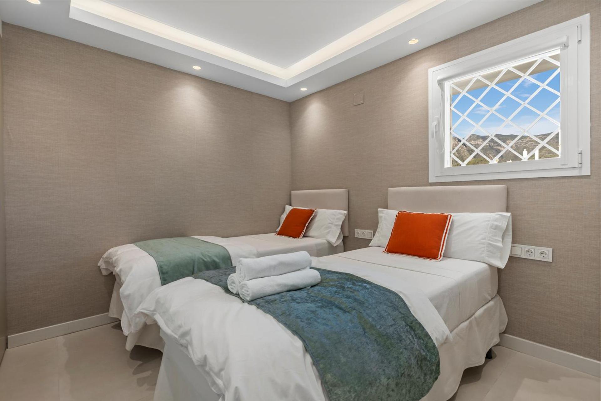 Beach Front Apartment With Pool Марбеля Екстериор снимка