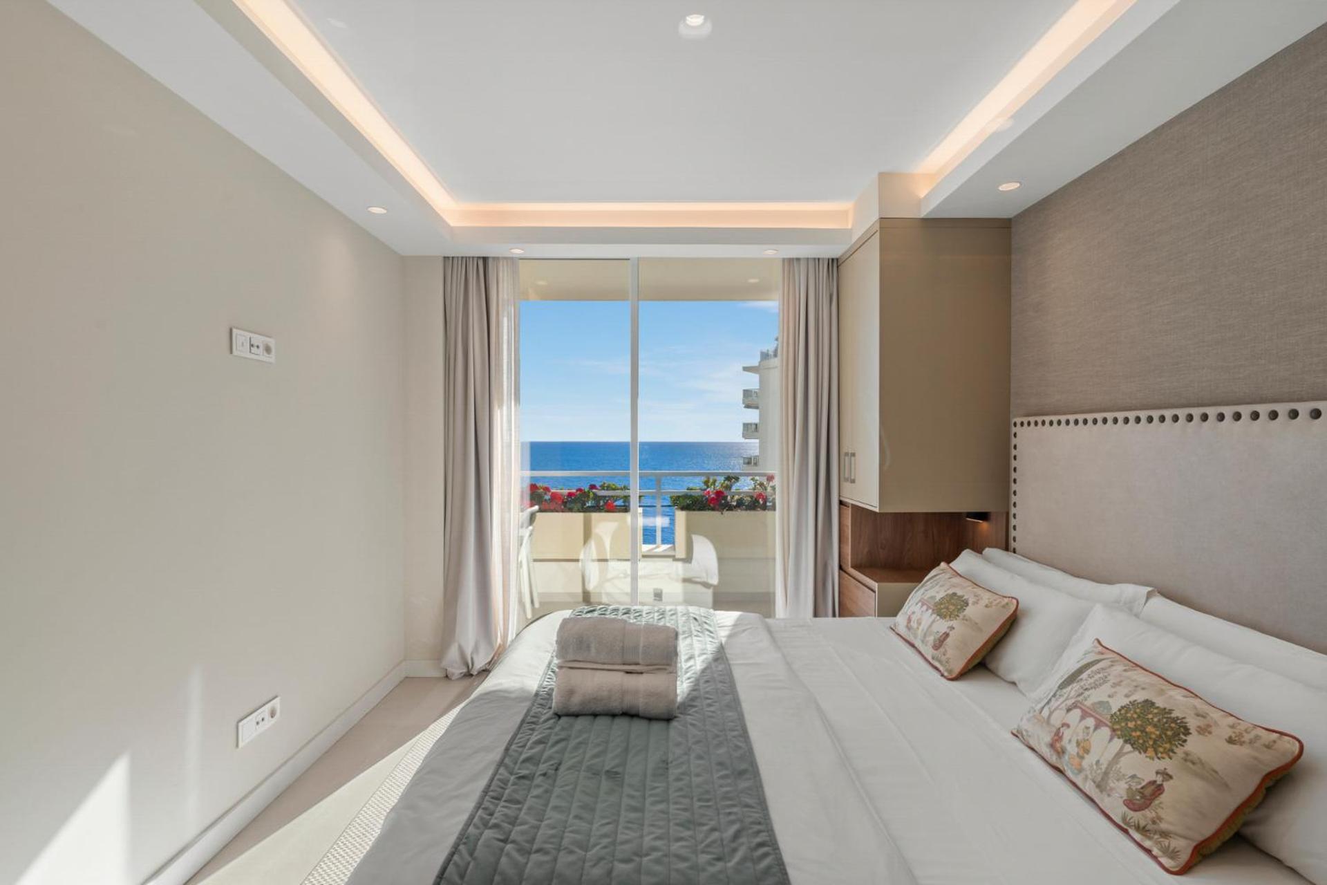 Beach Front Apartment With Pool Марбеля Екстериор снимка